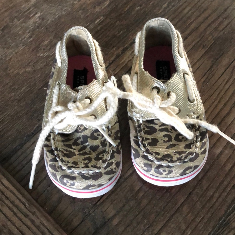 Girls Sperry Leopard print shoes. Sz 4